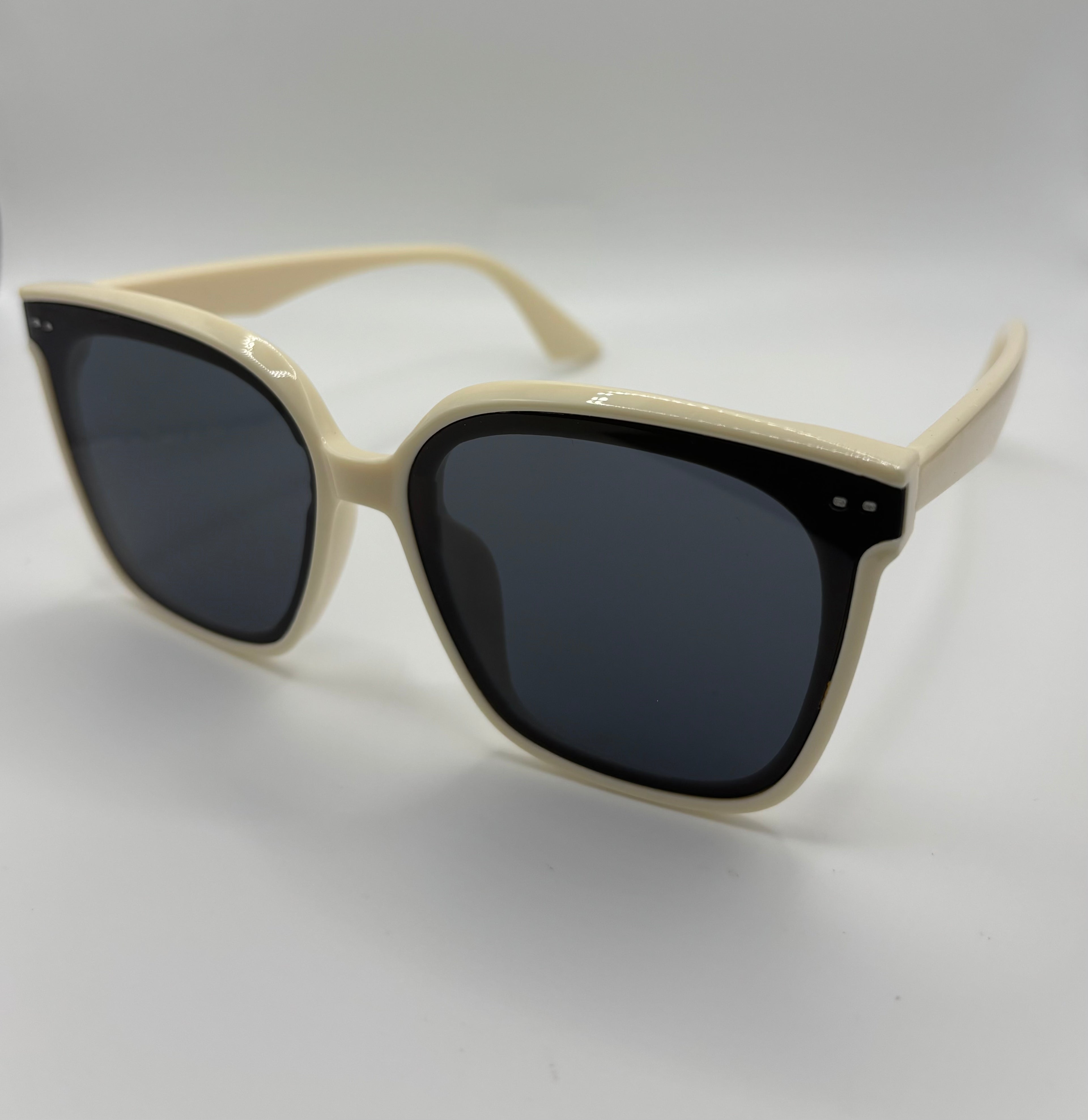 Oversized Cat Eye Sunglasses