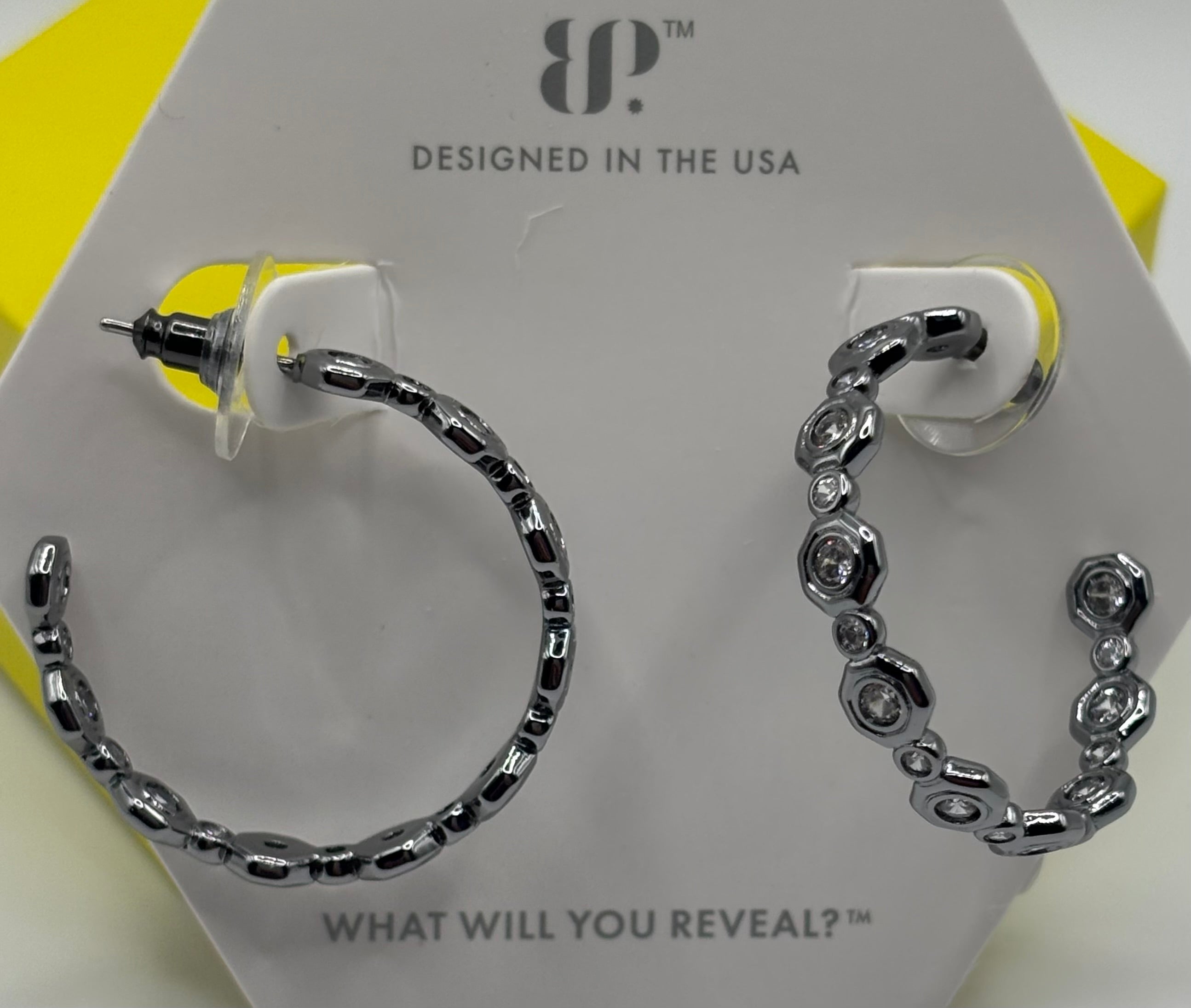 BP Delicate Queen Hoops