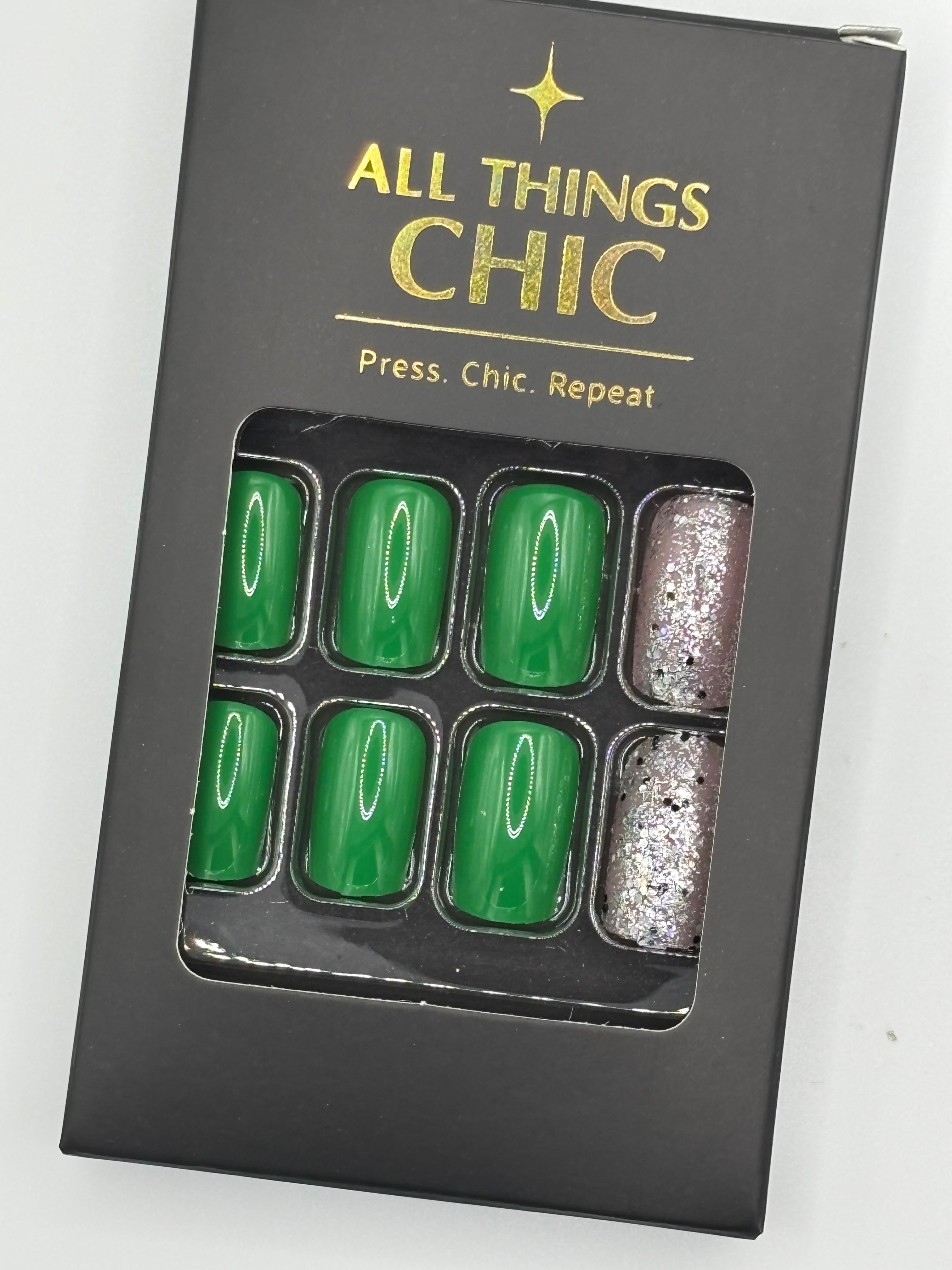 Green With Envy Press-On Nails Short/Medium