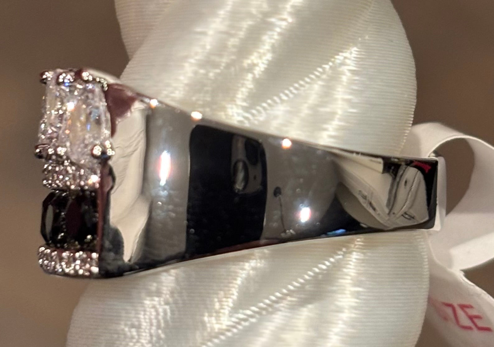 BP Glisten With Grit Size 11