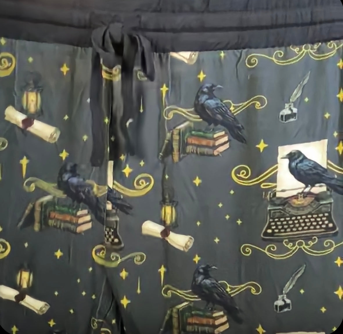 BP Raven Writers Den Size Small Halloween Loungewear