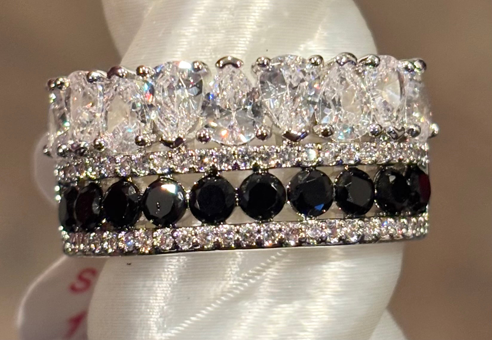 BP Glisten With Grit Size 11