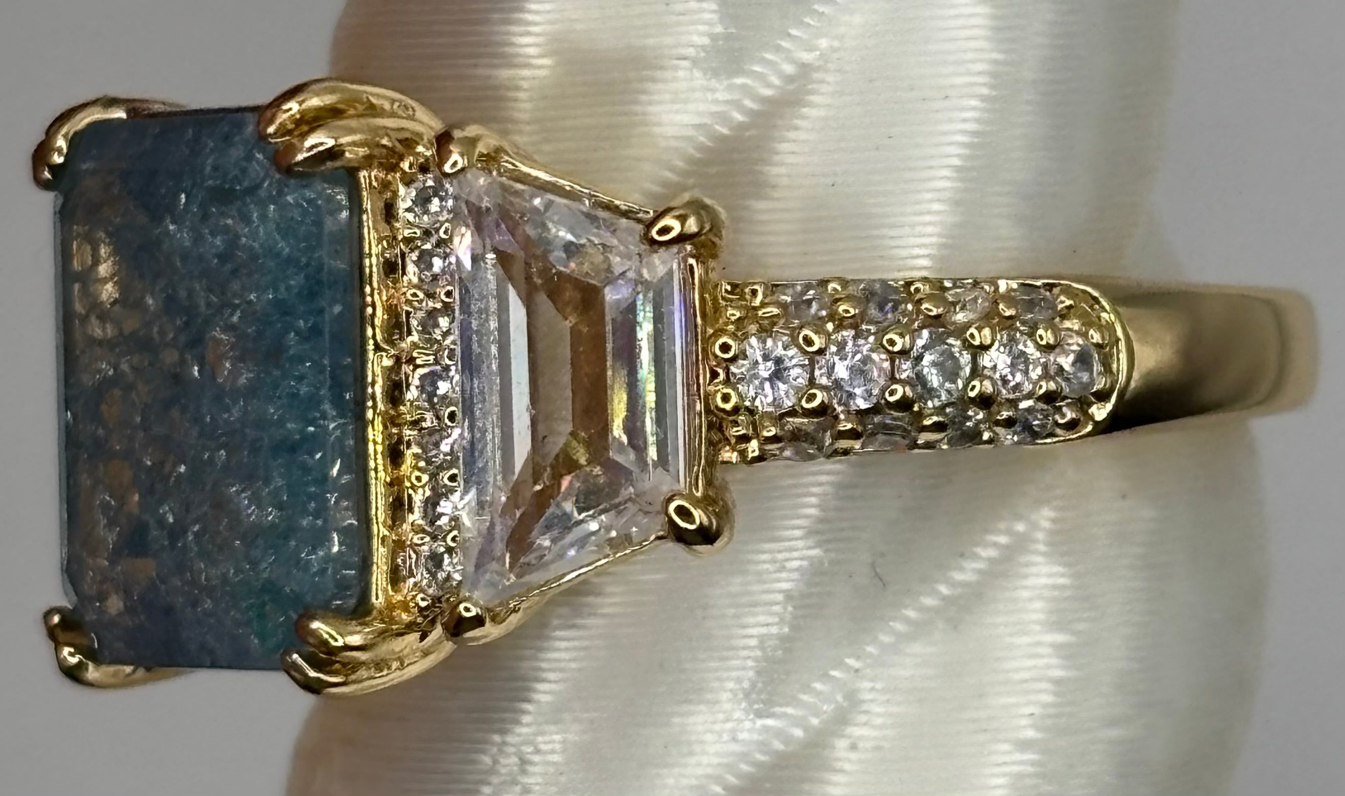 BP Blue Ice Crystal Gold Ring Size 8
