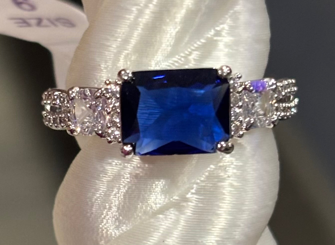 BP Come Hide Away Size 9