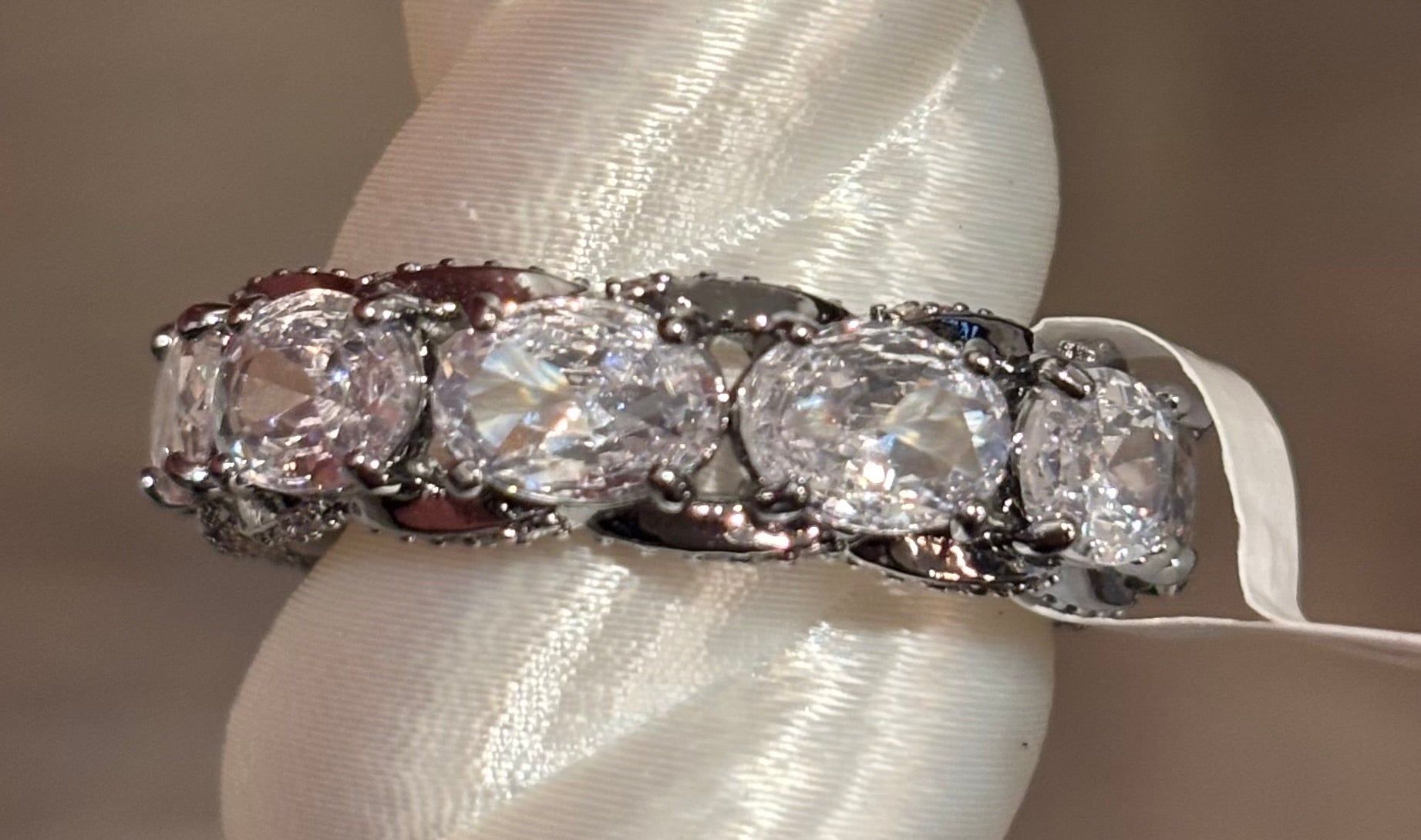 BP Never Blend In Size 11