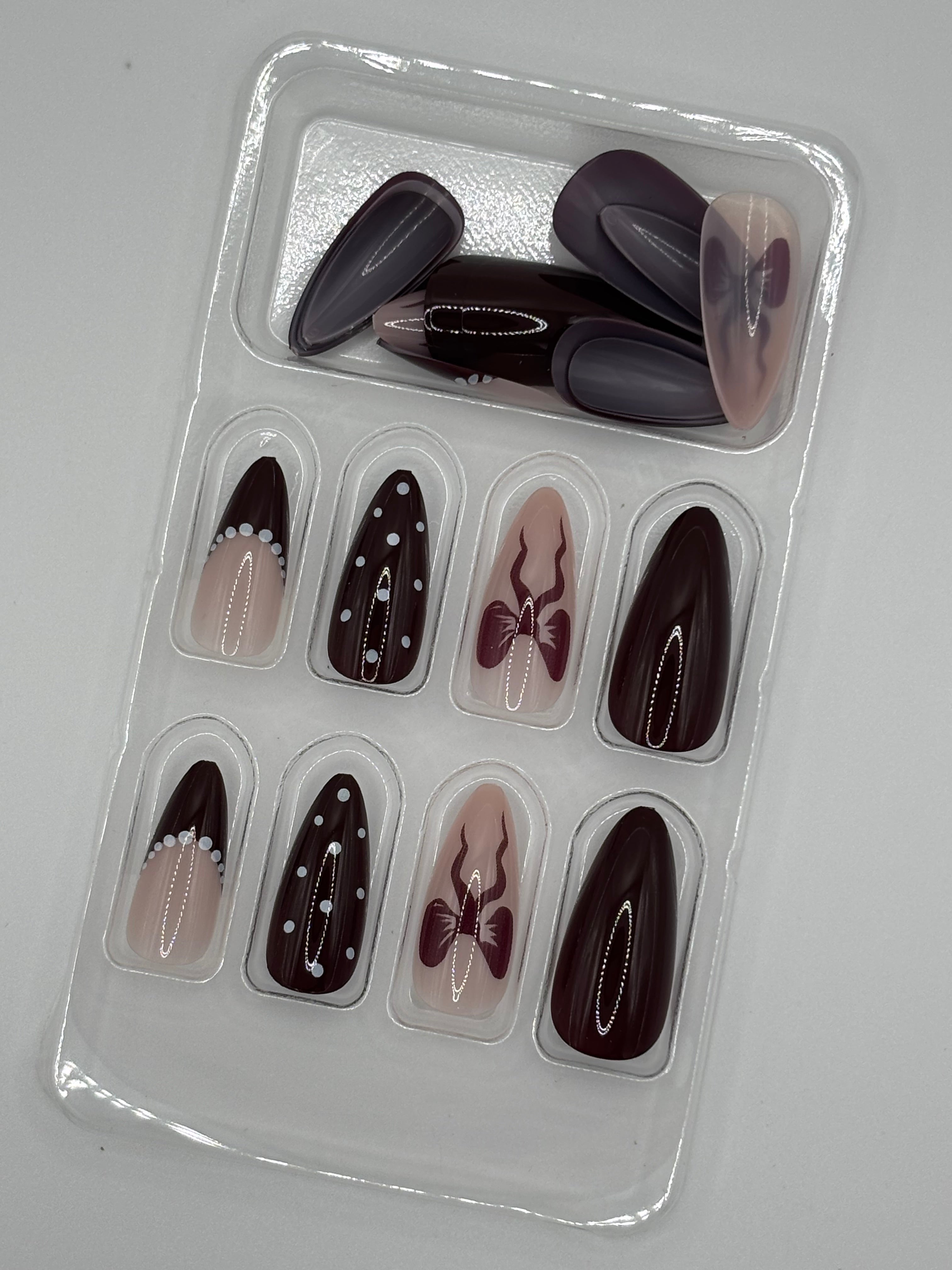 Bowing Out Press-On Nails Medium