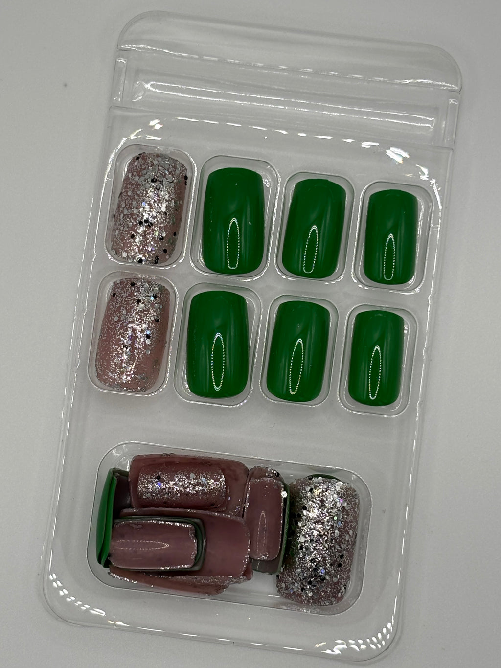 Green With Envy Press-On Nails Short/Medium