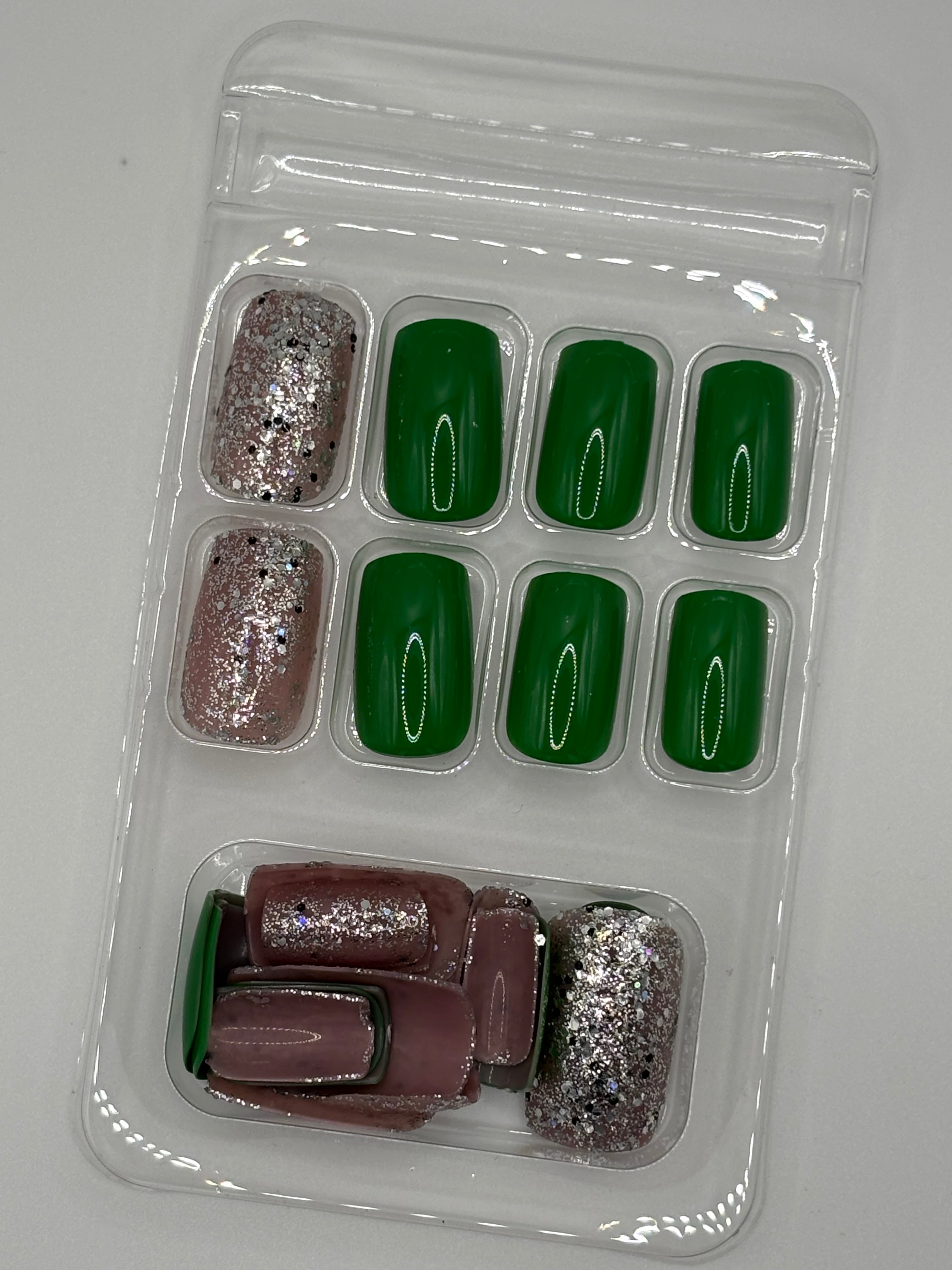 Green With Envy Press-On Nails Short/Medium
