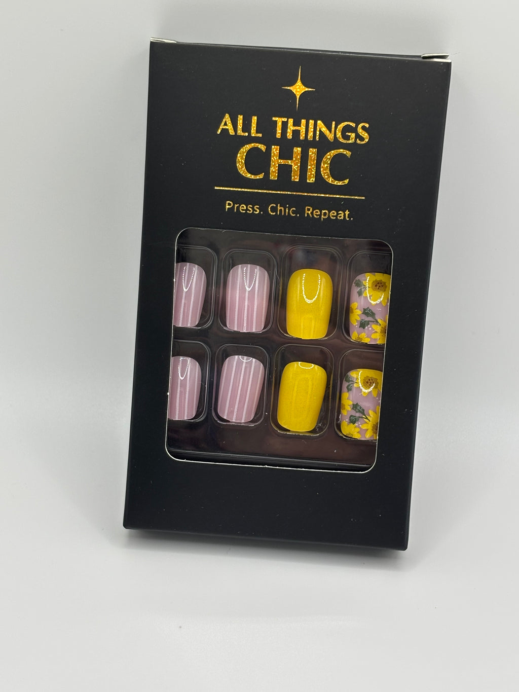 Sunny Stripes Press-On Nails Short