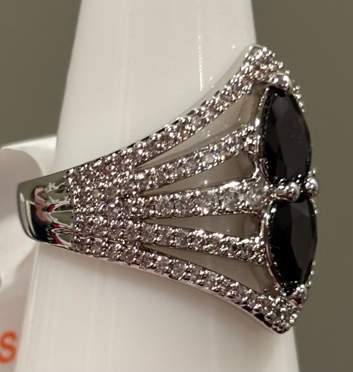 Born Before The Echo Size 6