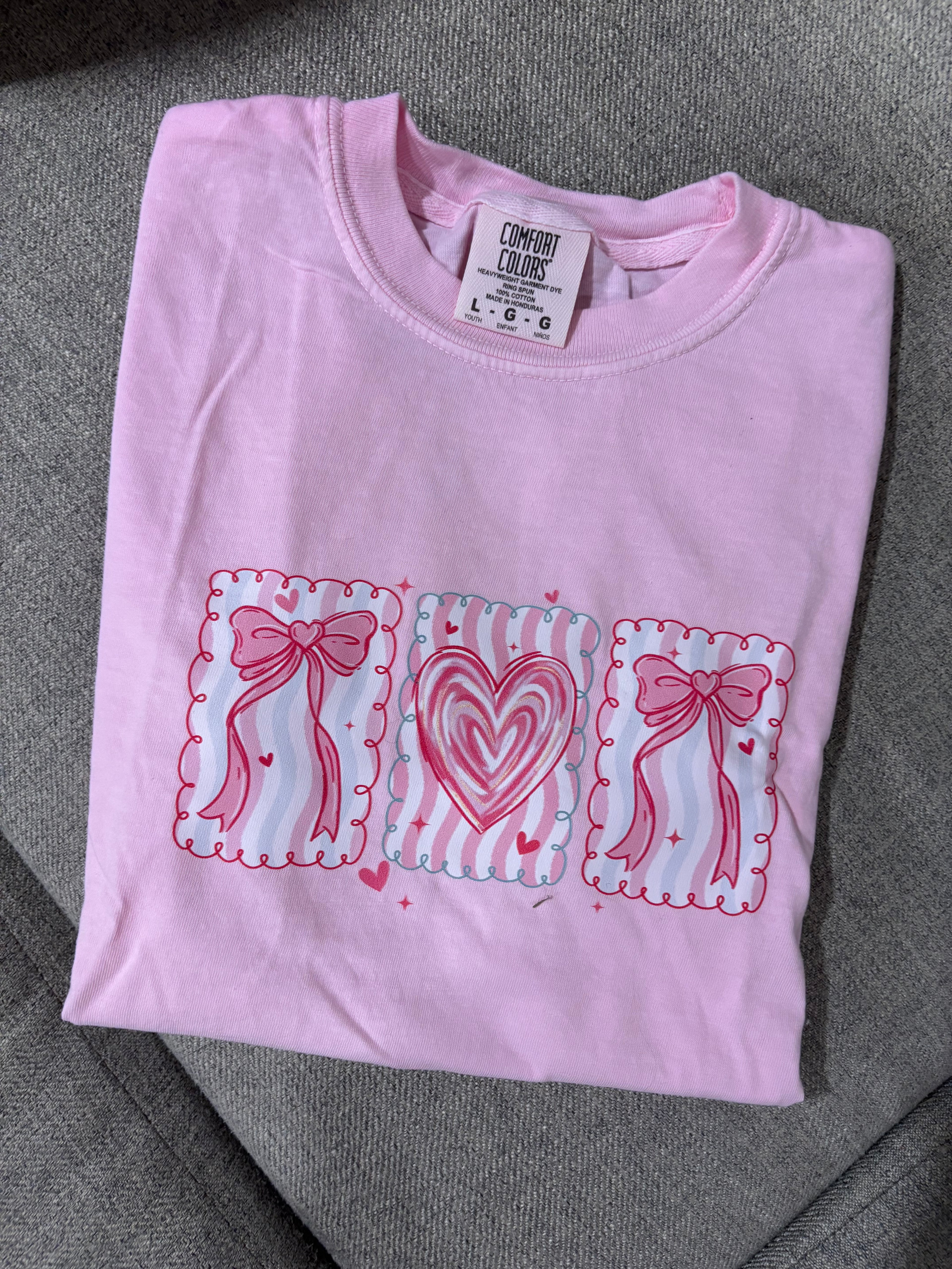 Ribbons & Bows TShirt Size Youth Large