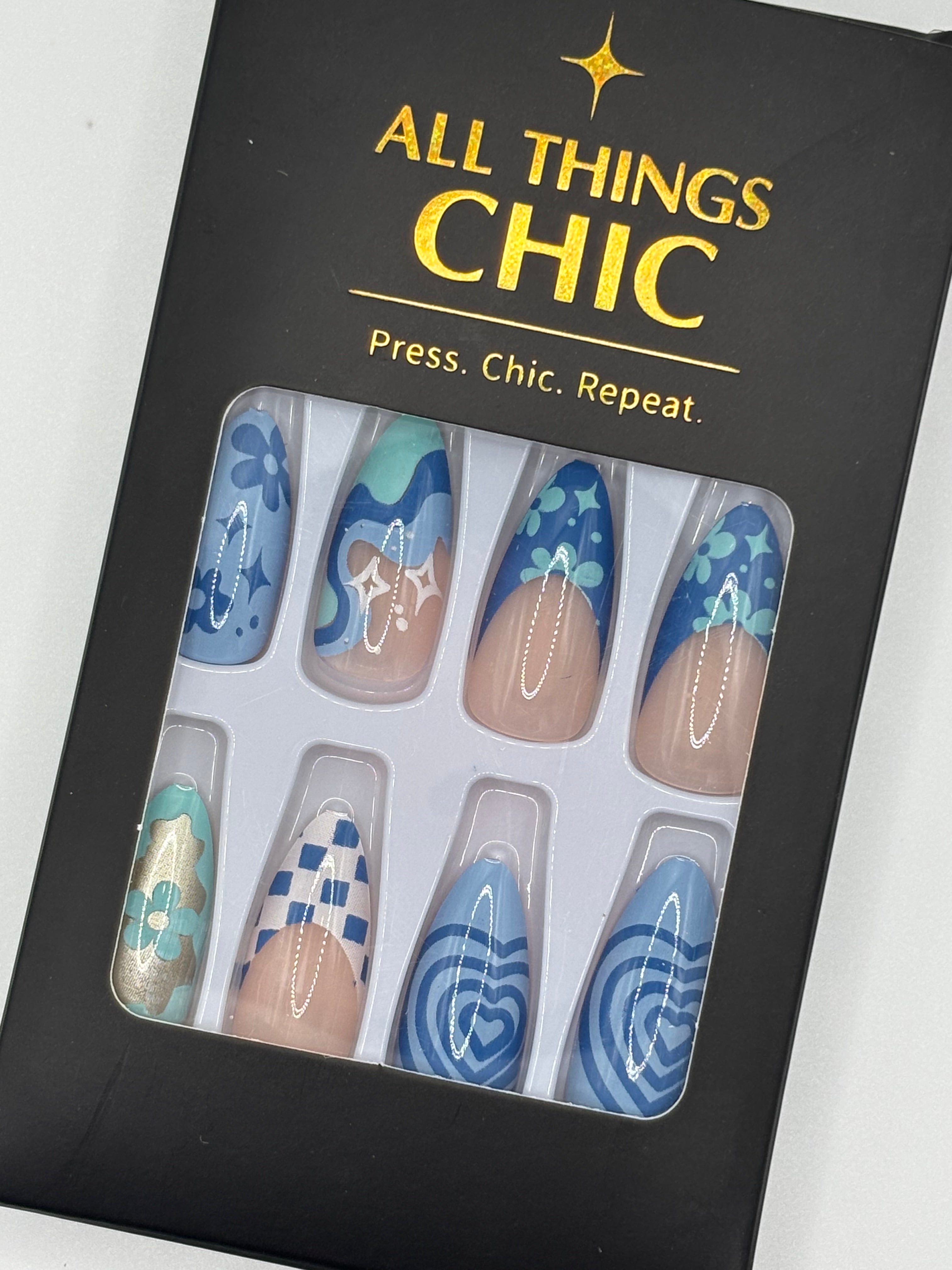 Groovy Blues Press-On Nails Medium