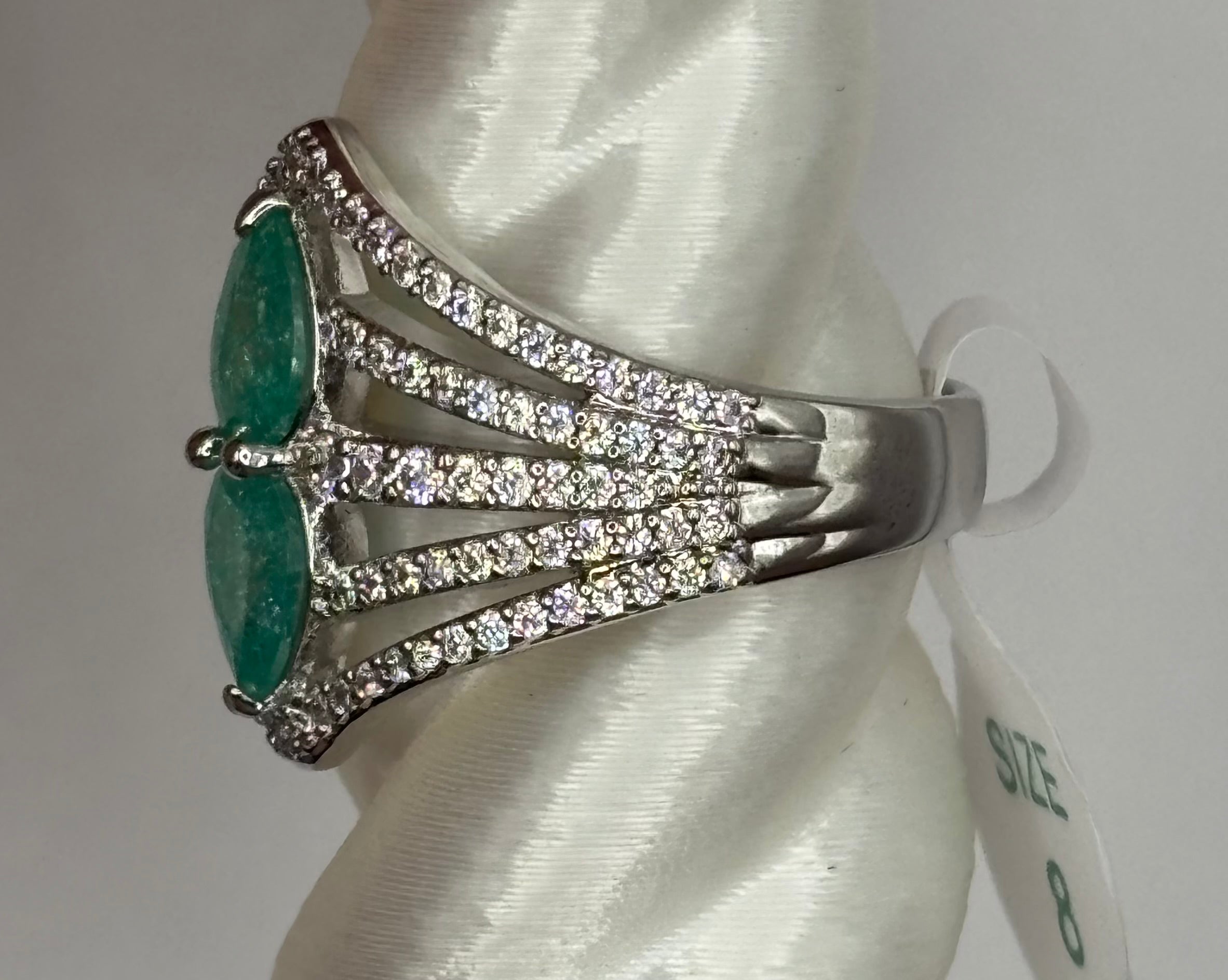 Born Before The Echo Size 8