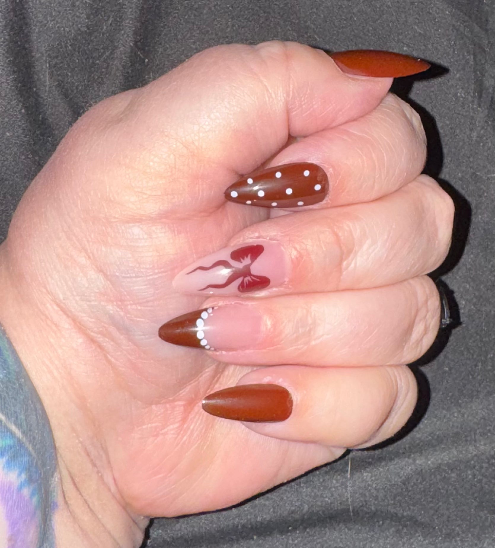 Bowing Out Press-On Nails Medium