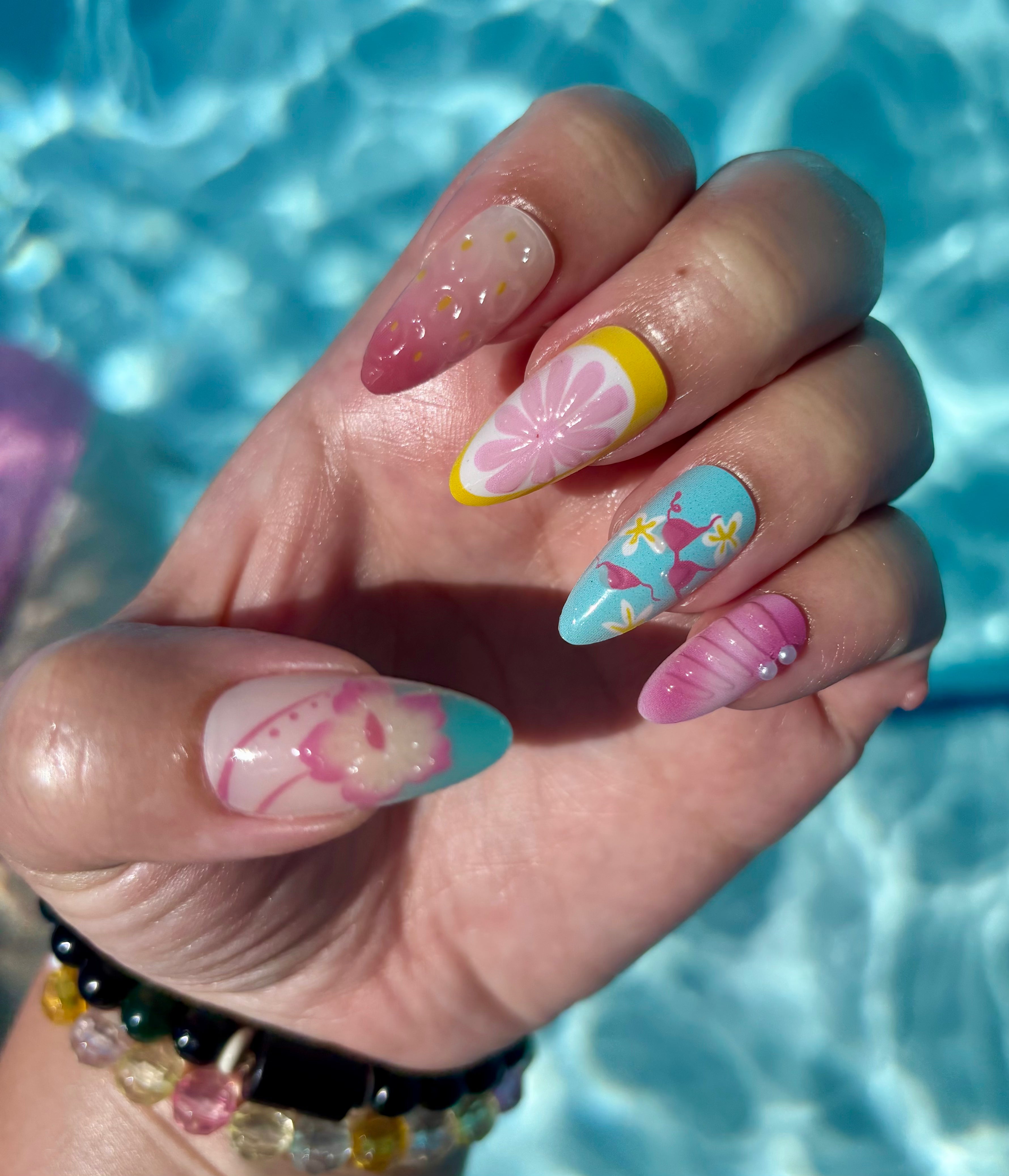 Island Bombshell Press-On Nails Medium