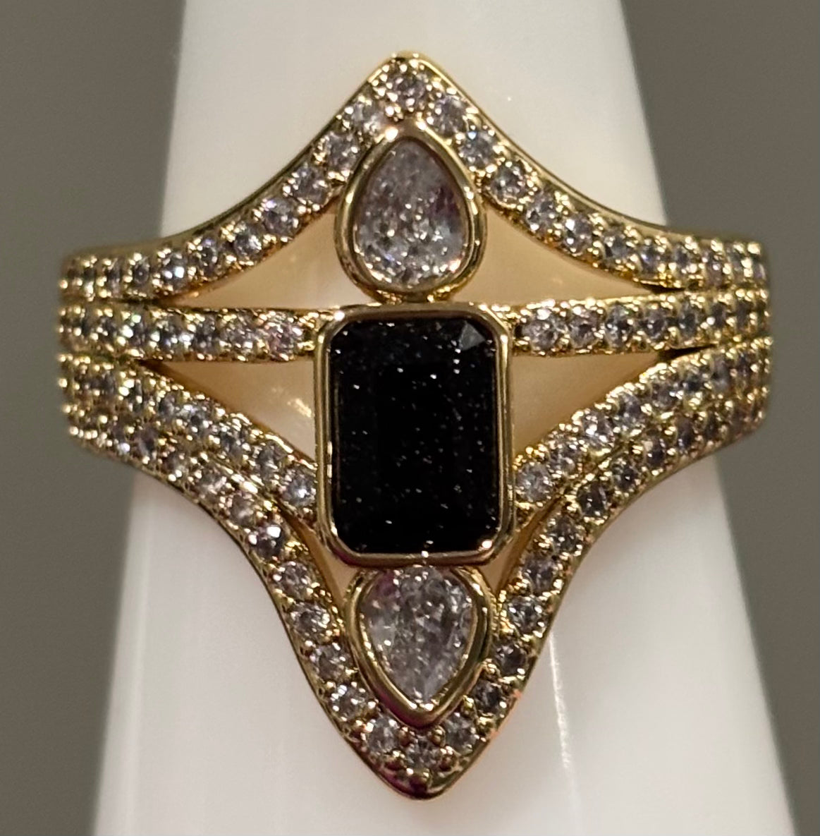 BP Snarl Softly Size 6 Untamed Collection