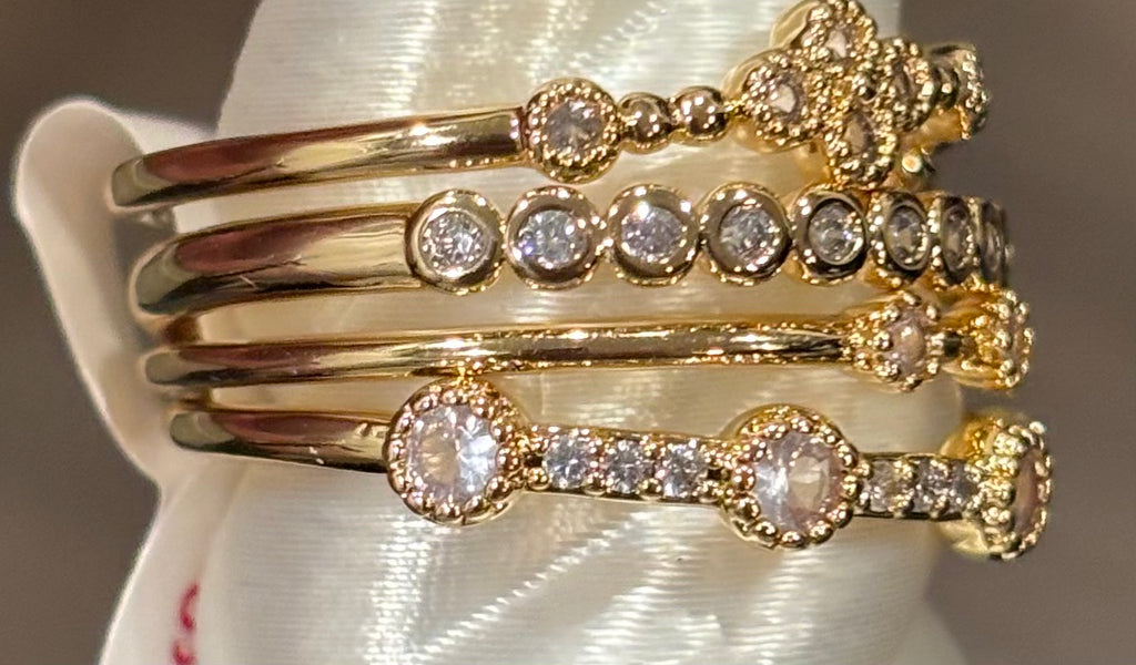 Delicates Less Noise, More Meaning Size 11