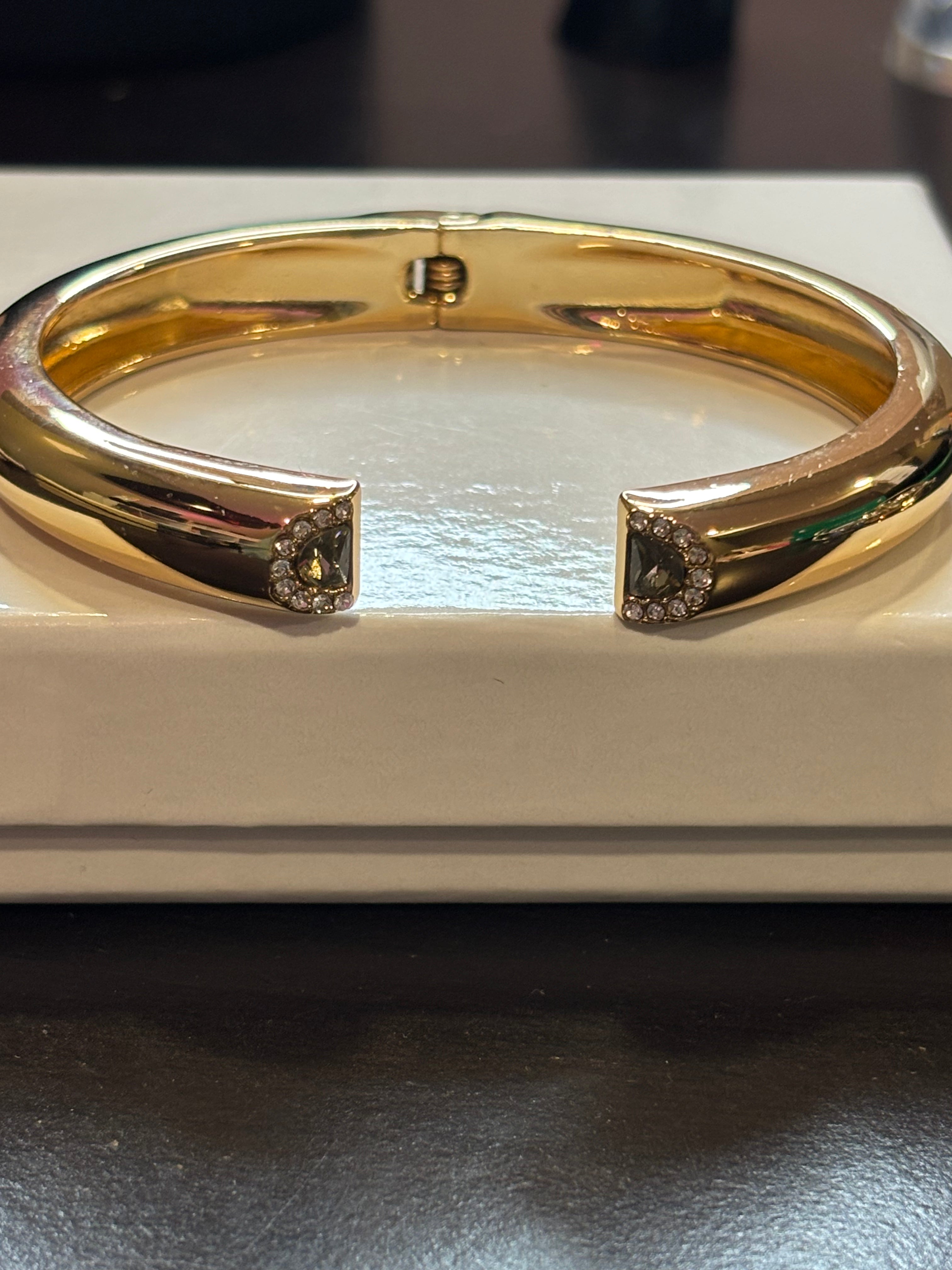 Cuff Bracelet Gold (from Halloween Stack)