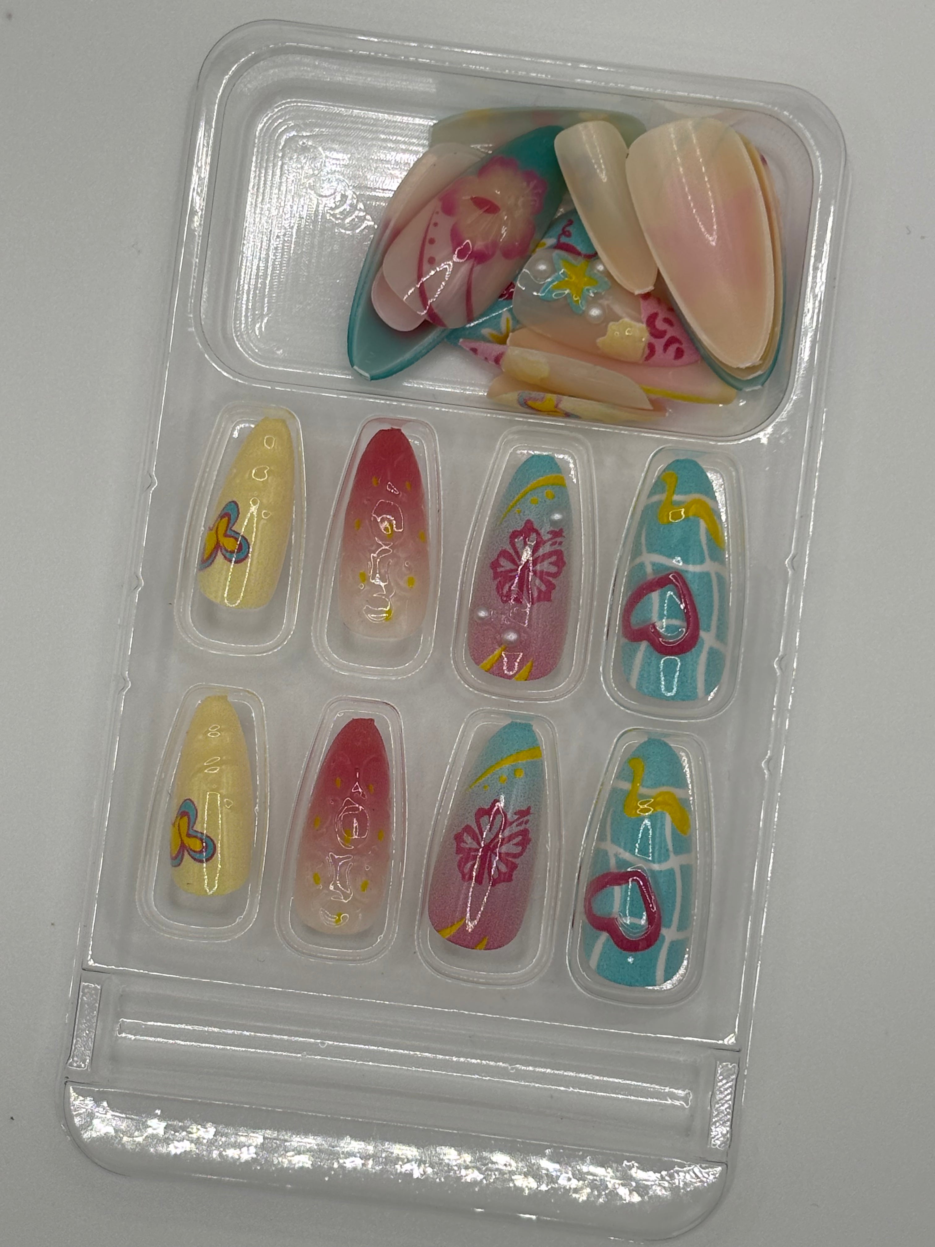 Island Bombshell Press-On Nails Medium