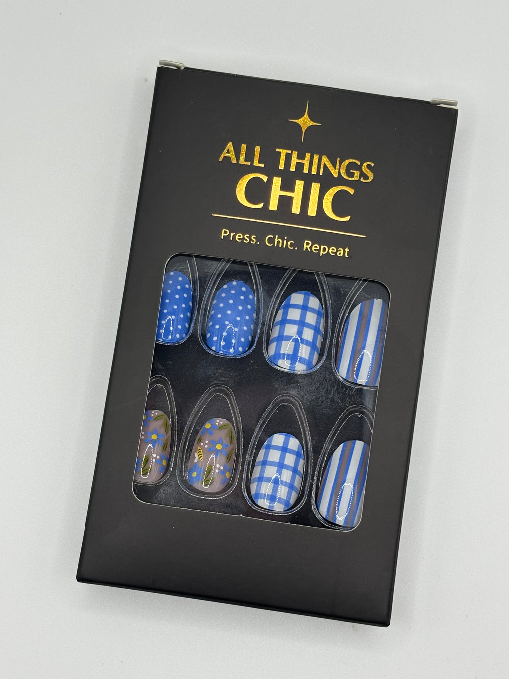 Picnic In Bloom Press-On Nails Short