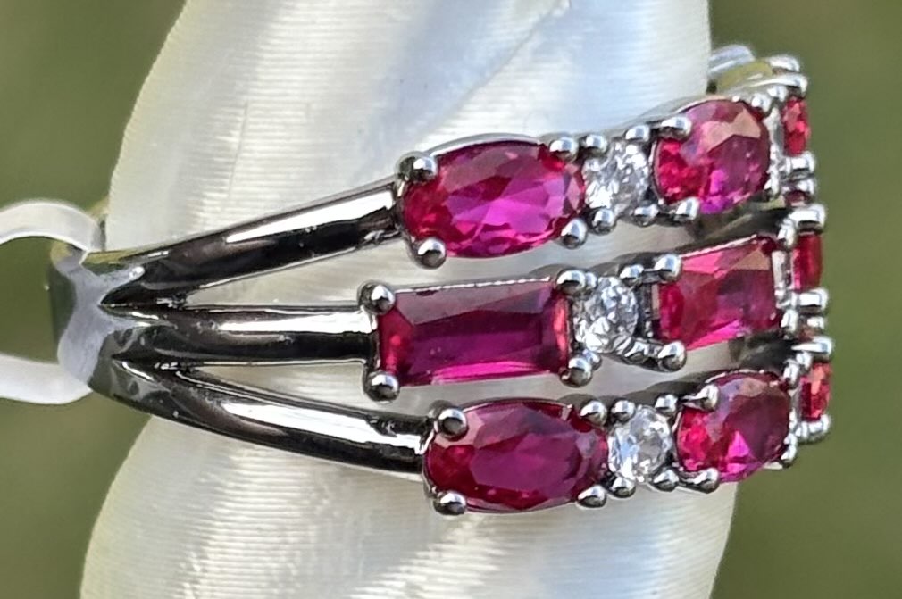 BP Basking In Ruby Radiance Size 8