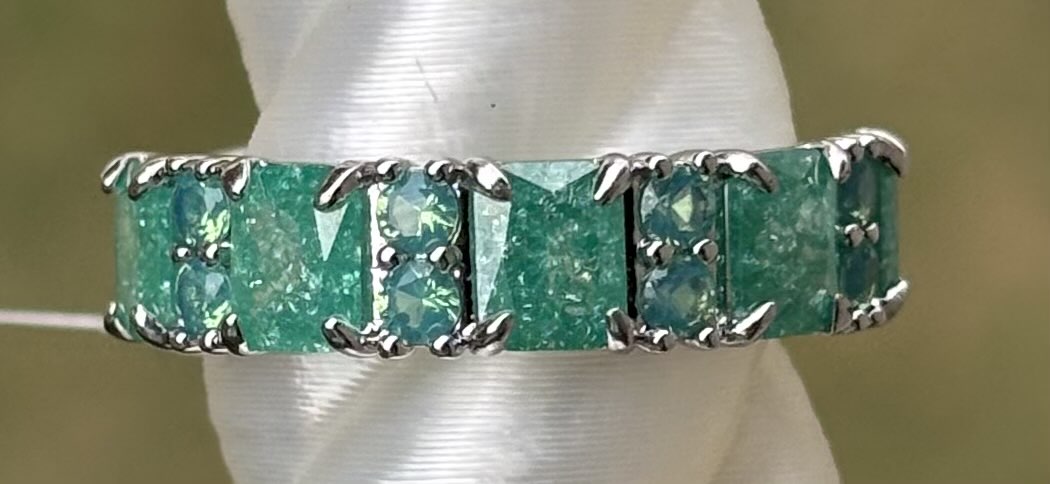 BP Emerald Ice Crystal Size 6