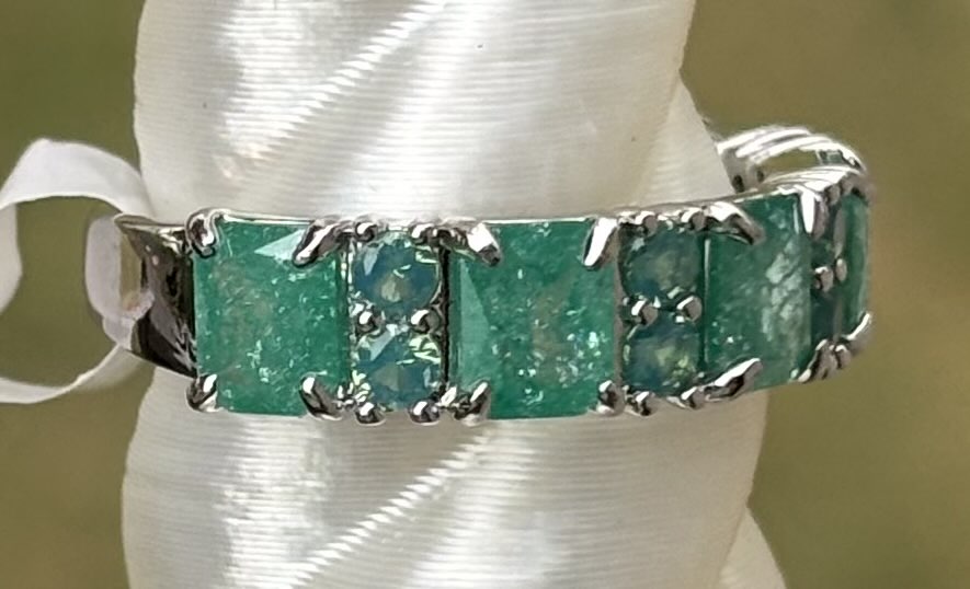 BP Emerald Ice Crystal Size 6