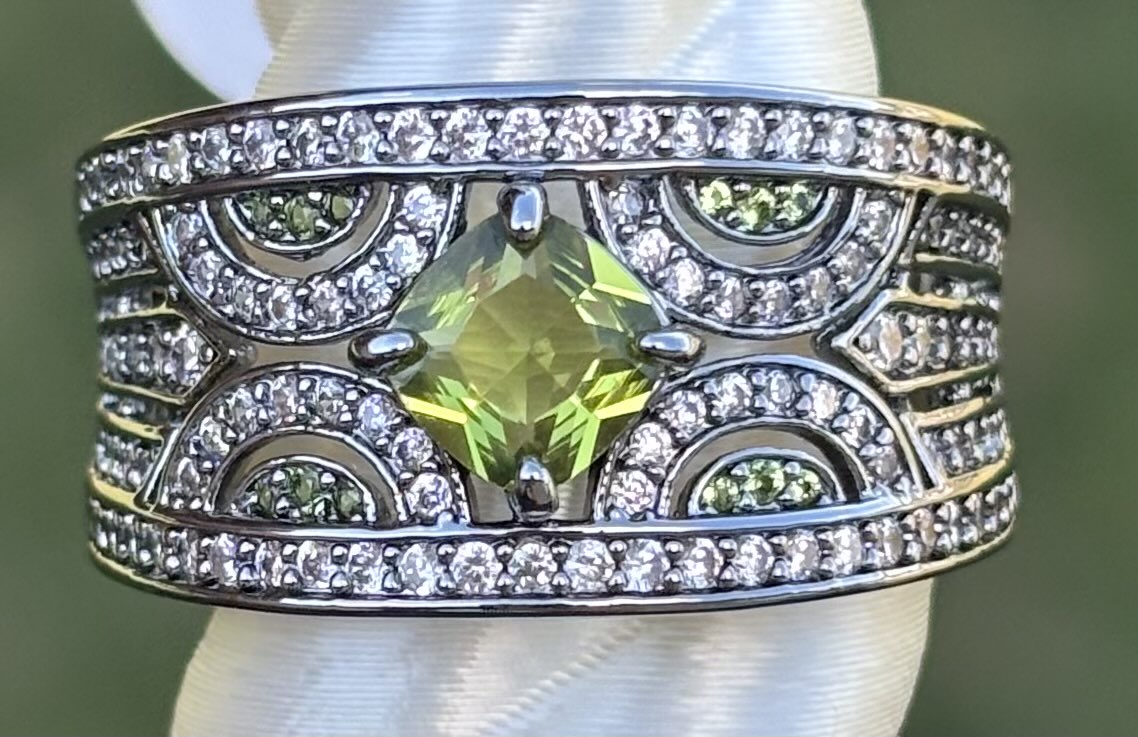 BP Peridot Size 8