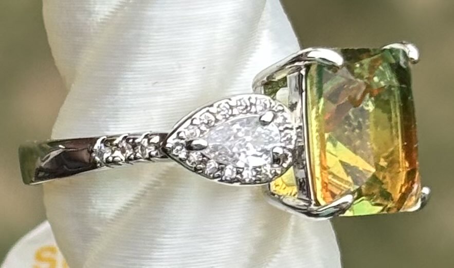 BP Green Bi-color Topaz Size 7