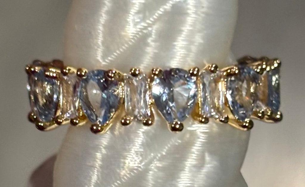 BP A Dazzling Glow Size 7