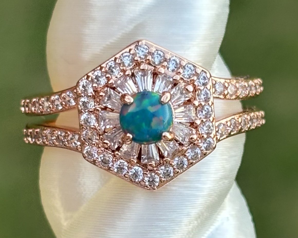 BP Emerald Fire Opal Size 8