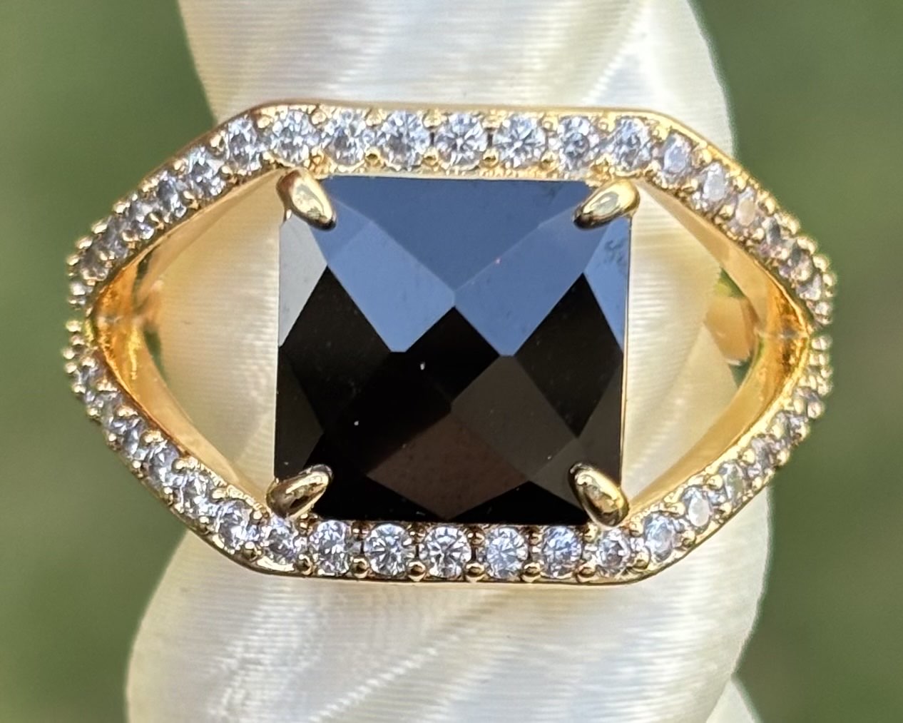 BP Entwined Desire Size 10 Untamed Collection