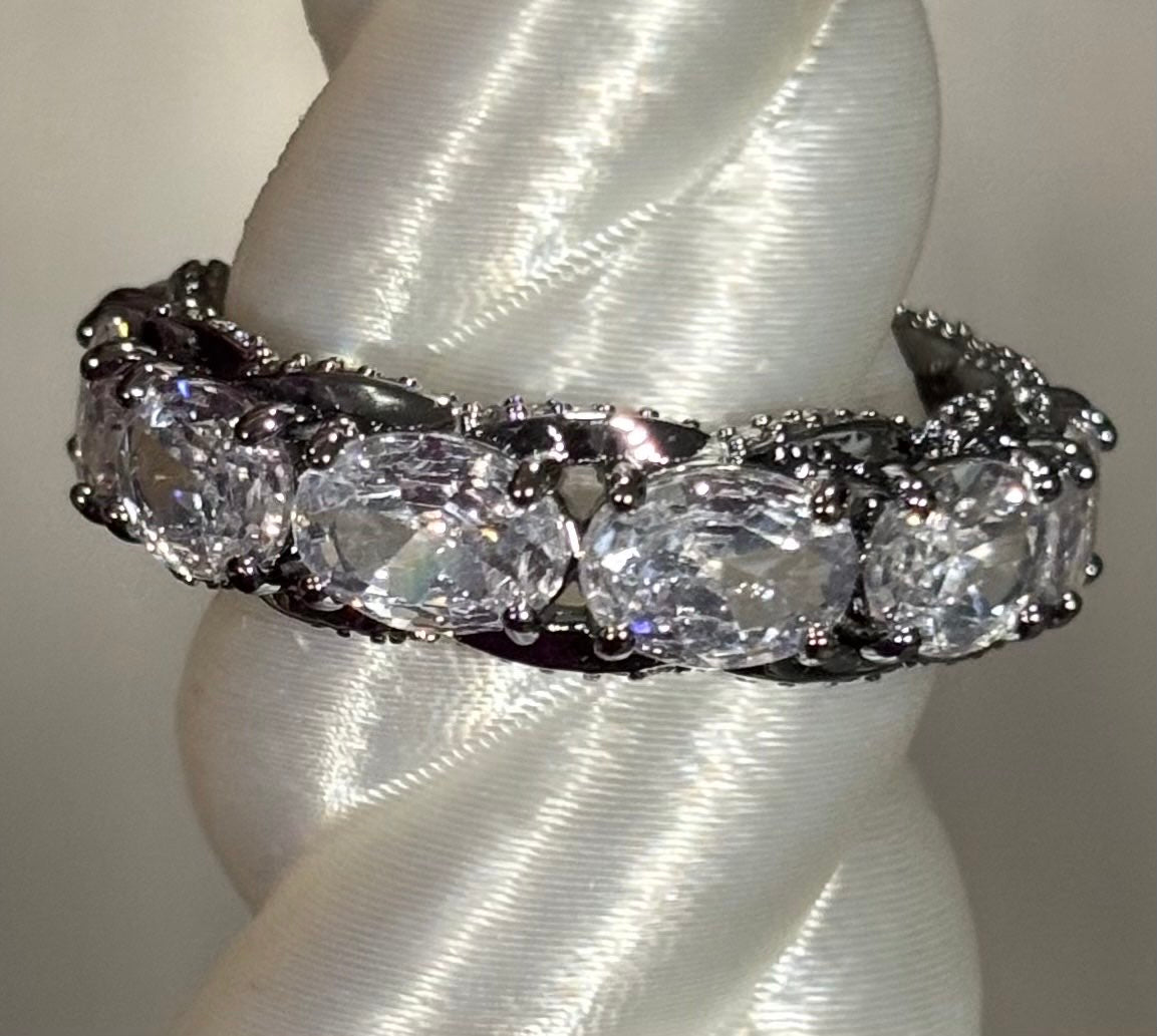 BP Never Blend In Size 10